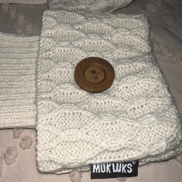 NWOT Cream Colored MukLuks Boot Cuffs - Picture 3 of 3